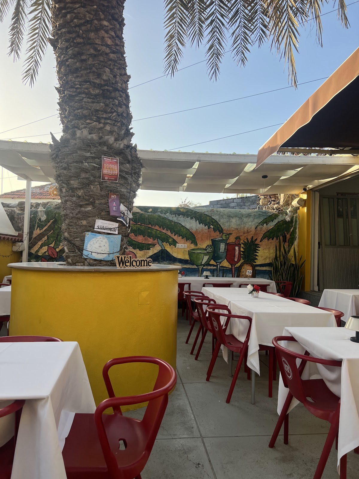 Tropical Club-Restaurante